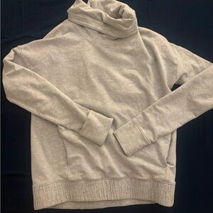Lululemon turtleneck pullover